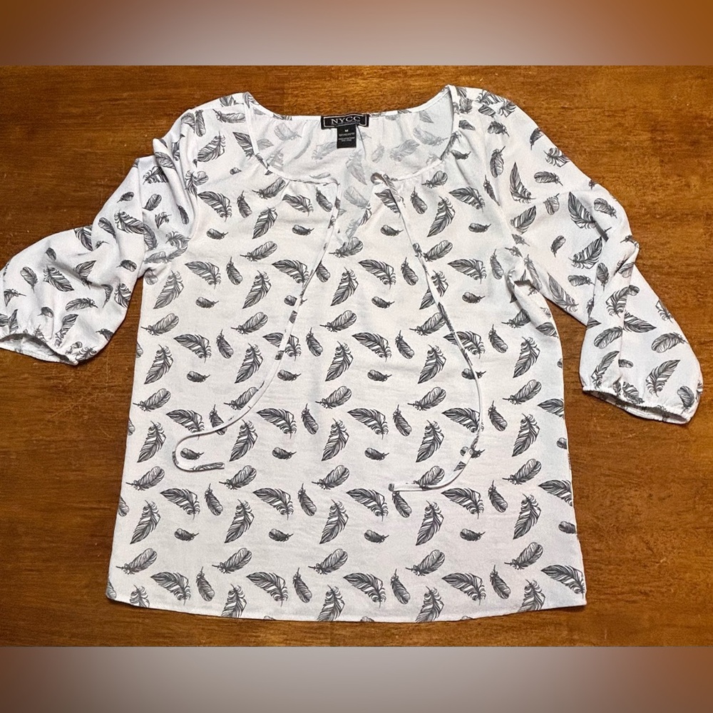 New York & Company White Scoop-Neck Feather Print Blouse